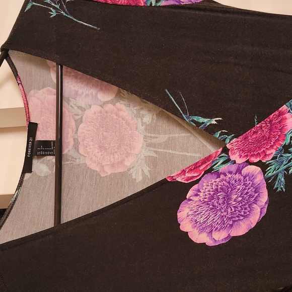 Black Floral Forever 21 Maxi Wrap Dress - Picture 7 of 8